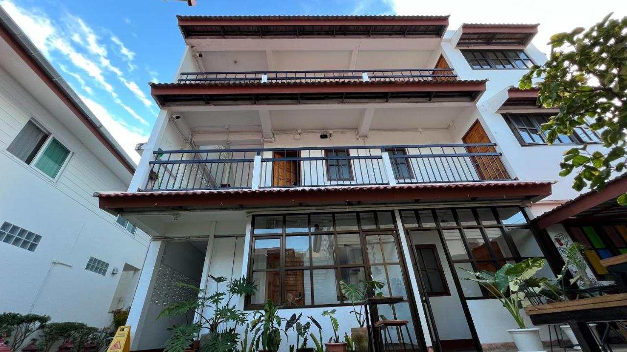 ホテル Chiang Mai Gate House エクステリア 写真